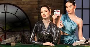 mobile klik365 live-dealer table interface on smartphone displaying blackjack, roulette, and Dragon Tiger options